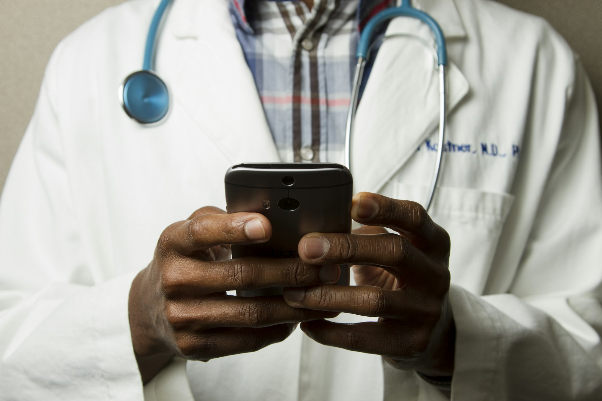 AI in Healthcare: Building HIPAA-Compliant Intelligent Systems